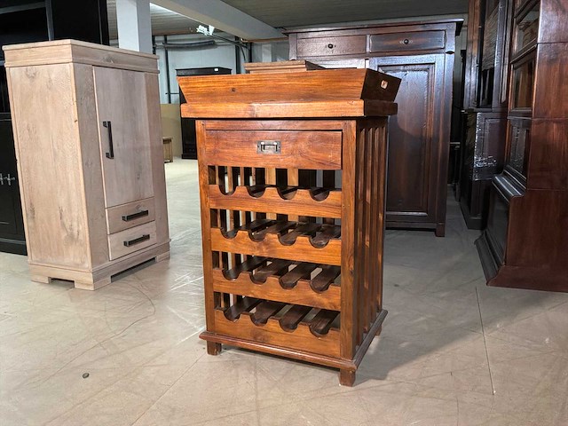 Houten wijnrek met dienblad - afbeelding 1 van  14