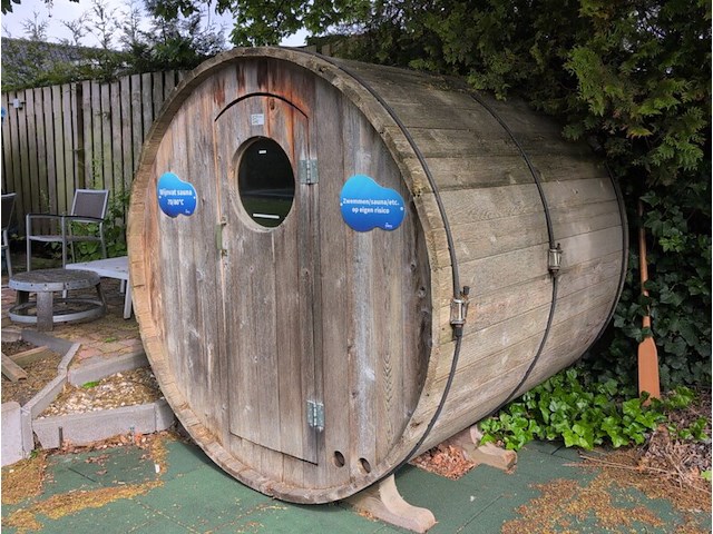 Houten wijnvat-sauna (70–80°c) - afbeelding 5 van  10