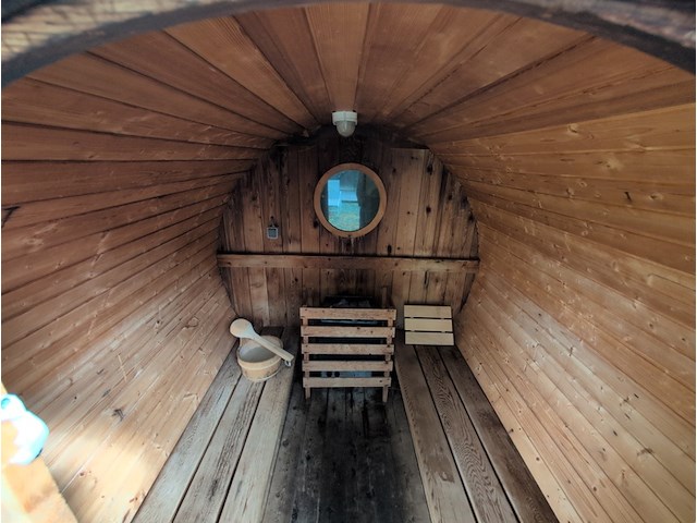 Houten wijnvat-sauna (70–80°c) - afbeelding 7 van  10