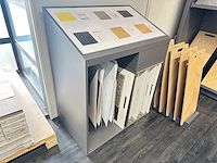 Houten winkeldisplay (2x) - afbeelding 1 van  4