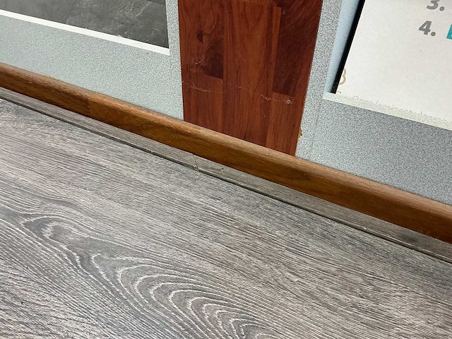 Houten winkelstelling - afbeelding 6 van  7