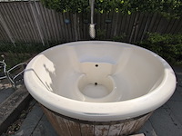Houtgestookte hottub, baden in luxe - afbeelding 5 van  9
