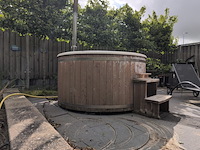 Houtgestookte hottub, baden in luxe - afbeelding 9 van  9