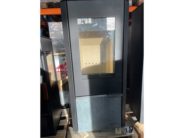 Houtkachel, king speksteen - vrijstaand - afbeelding 1 van  3