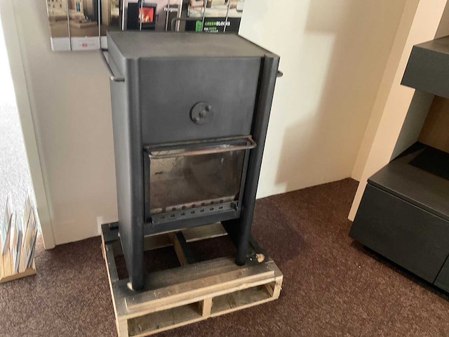 Houtkachel - afbeelding 1 van  5