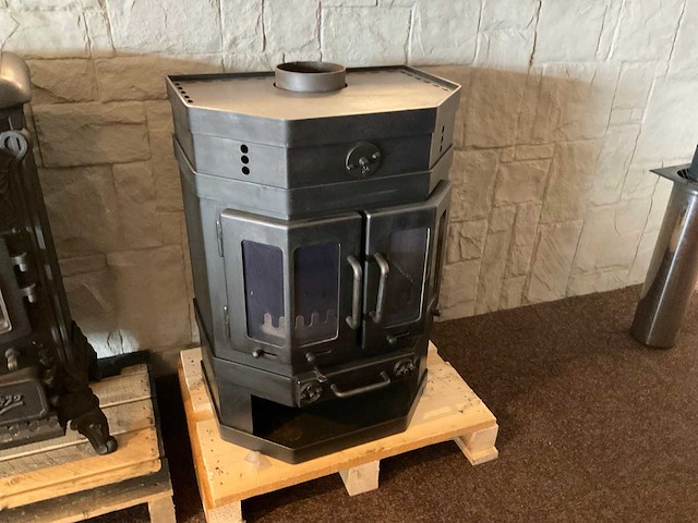 Houtkachel - afbeelding 1 van  6