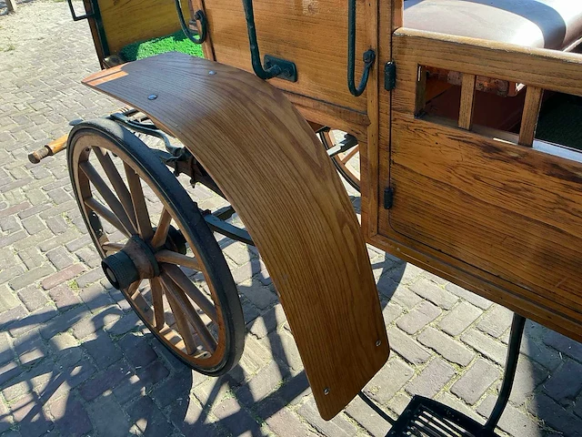 Houtkleurige jachtwagen - afbeelding 7 van  17
