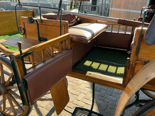Houtkleurige jachtwagen - afbeelding 8 van  17