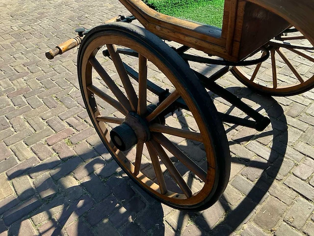 Houtkleurige jachtwagen - afbeelding 14 van  17