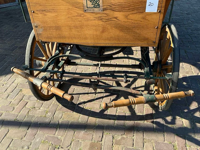 Houtkleurige jachtwagen - afbeelding 17 van  17
