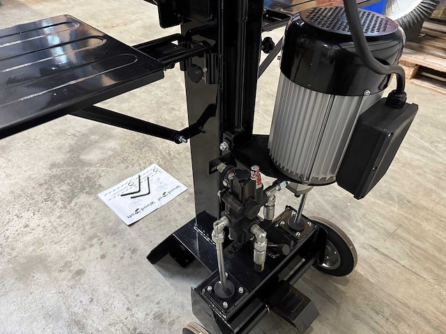 Houtklover 6 ton elektrisch verticaal - afbeelding 6 van  9