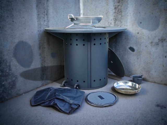 Houtskool ambience barbecue/vuurtafel - compleet met accessoires - afbeelding 1 van  11