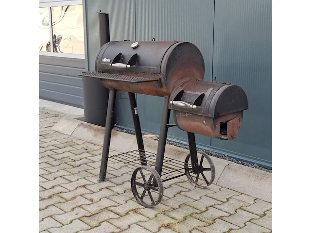 Houtskool barbecue, el fuego - afbeelding 3 van  6
