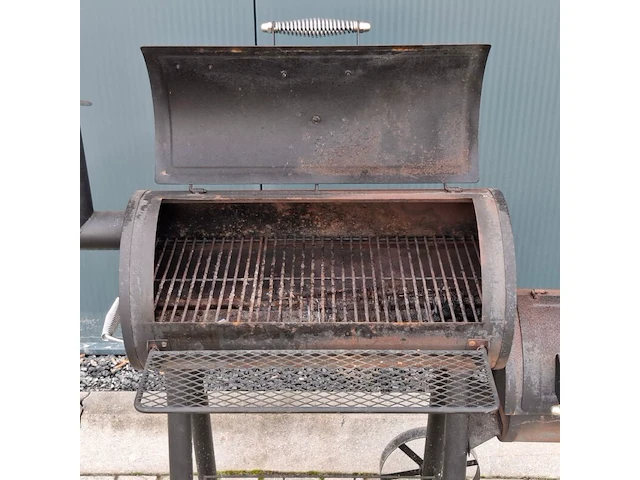 Houtskool barbecue, el fuego - afbeelding 5 van  6