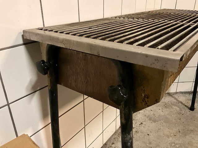 Houtskool bbq - afbeelding 5 van  5