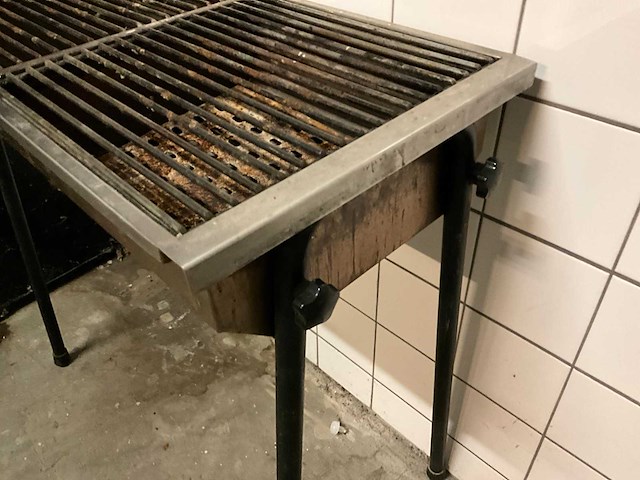 Houtskool bbq - afbeelding 5 van  5