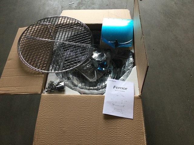 Houtskool smoker barbecue 18 inch, femor, zwart - afbeelding 1 van  3