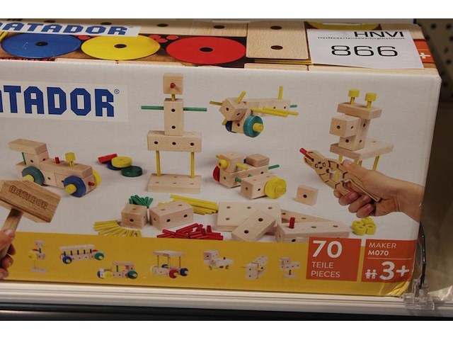 Houtspeelgoed matador. - afbeelding 2 van  2