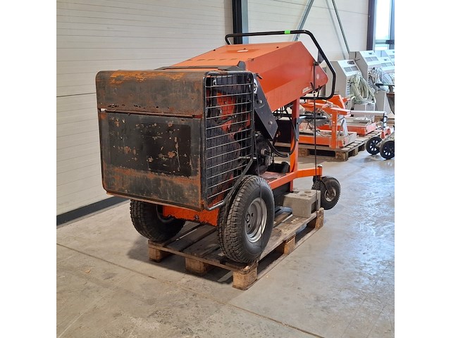 Houtversnipperaar 120mm benzine eliet, super prof 2000, bouwjaar 2014 - afbeelding 10 van  15