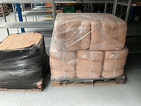 Houtwol circa 140kg - afbeelding 1 van  2