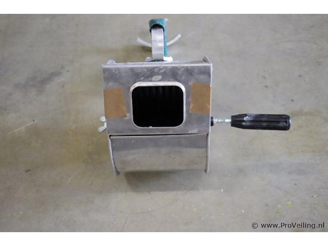 Höw handbediende spatmolen voor multivlokken en chipsmelange - afbeelding 2 van  4