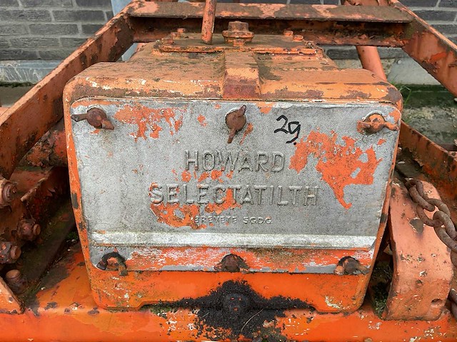 Howard grondfrees - afbeelding 4 van  4