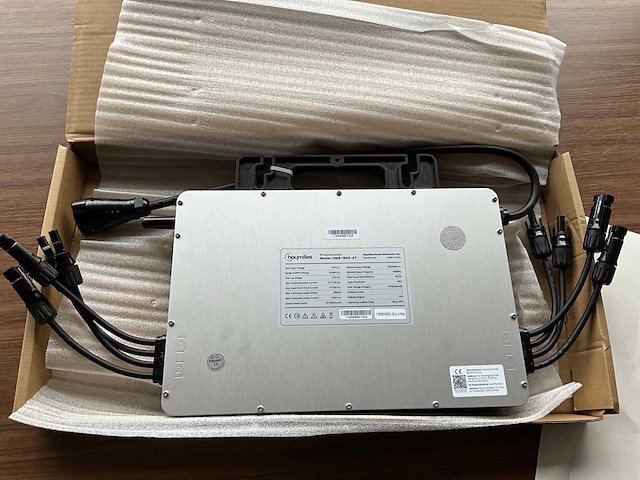 Hoymiles hms-1800-4t micro omvormer - afbeelding 1 van  5