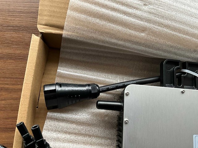 Hoymiles hms-1800-4t micro omvormer - afbeelding 5 van  5