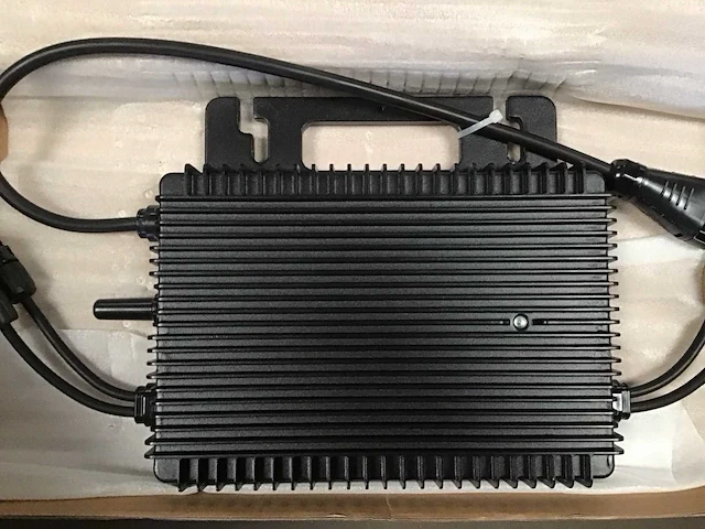 Hoymiles hms-900-2t micro omvormer - afbeelding 1 van  3