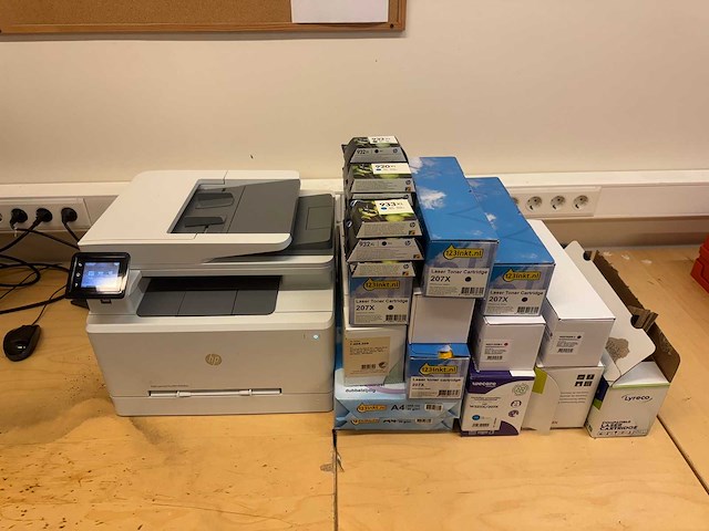 Hp - color laserjet pro - printer met lamineerapparaat - afbeelding 1 van  8