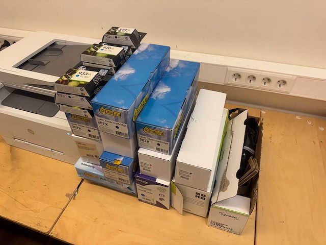 Hp - color laserjet pro - printer met lamineerapparaat - afbeelding 4 van  8