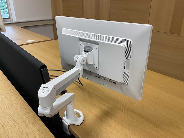 Hp - e231e - monitor (3x) - afbeelding 2 van  4