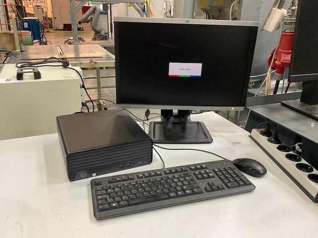 Hp - hp prodesk 400 g7 small form factor pc - desktop - afbeelding 1 van  2