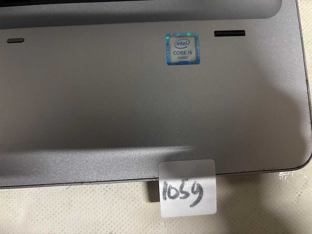 Hp - laptop - afbeelding 2 van  3