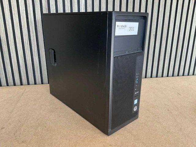 Hp - z240 tower station - desktop - afbeelding 1 van  5