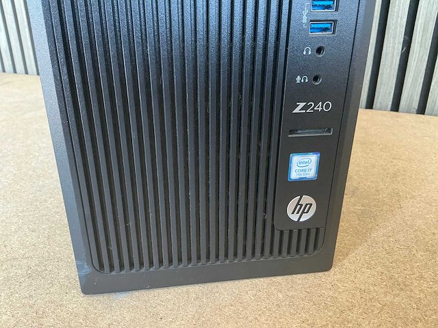 Hp - z240 tower station - desktop - afbeelding 2 van  5