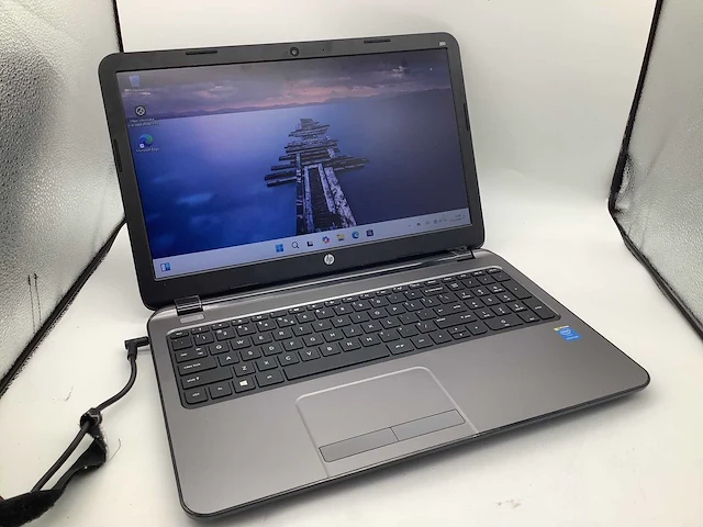Hp 250 g3 laptop - afbeelding 1 van  7