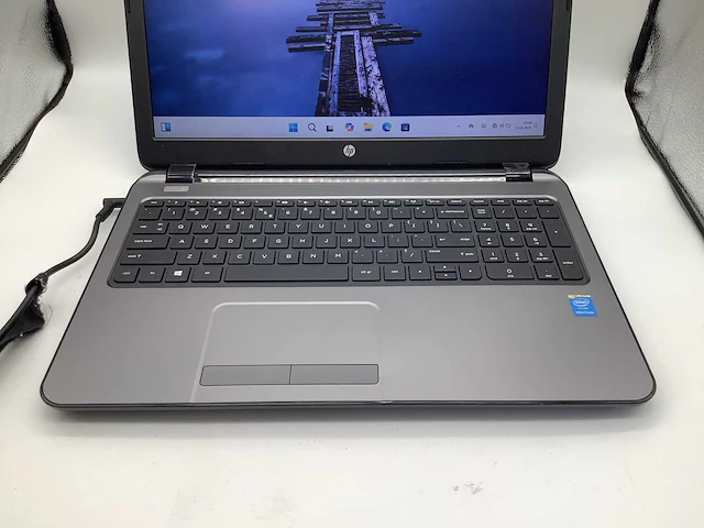Hp 250 g3 laptop - afbeelding 2 van  2