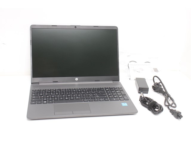 Hp 250 g8 intel coretm i3 i31115g4 laptop 15.6 hd 4 gb ddr4sdram 256 gb qwerty zilver - afbeelding 5 van  5