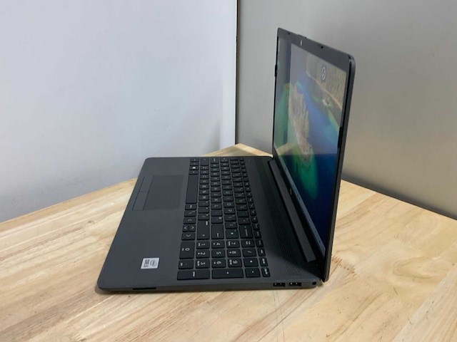 Hp 250 g8 laptop - afbeelding 3 van  5
