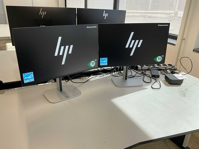 Hp 524pf monitoren en dockingstation (2x) - afbeelding 1 van  12