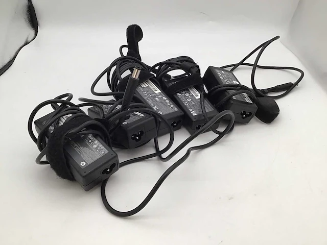 Hp 65 watt oplader dikke pin computeronderdeel (5x) - afbeelding 1 van  5