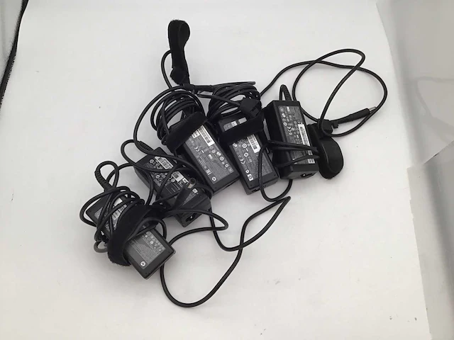 Hp 65 watt oplader dikke pin computeronderdeel (5x) - afbeelding 2 van  5