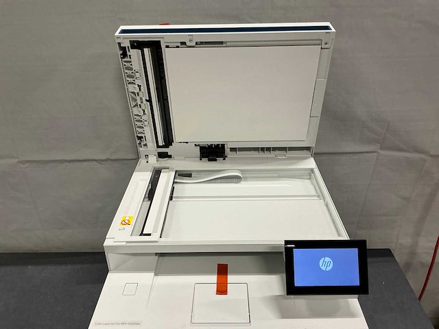 Hp color laser jet pro mfp4302dw (1x) - afbeelding 2 van  5