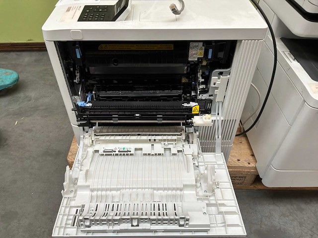 Hp color laserjet enterprise m553 digitale kleurenprinter - afbeelding 4 van  6
