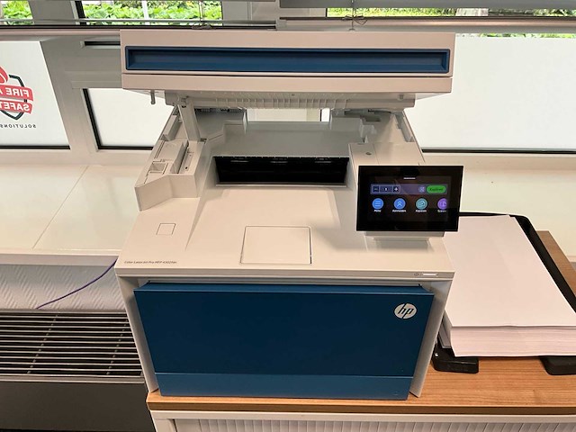 Hp color laserjet pro mfp 4302fdn laserprinter - afbeelding 2 van  2