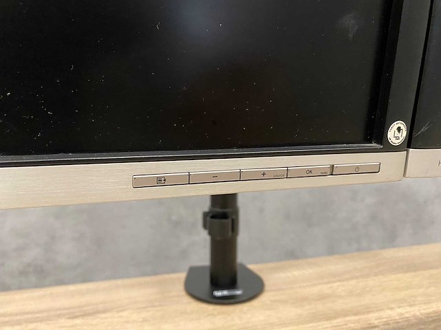 Hp compaq - 24" monitoren met dubbele monitorarm - dp, dvi, vga - afbeelding 3 van  20