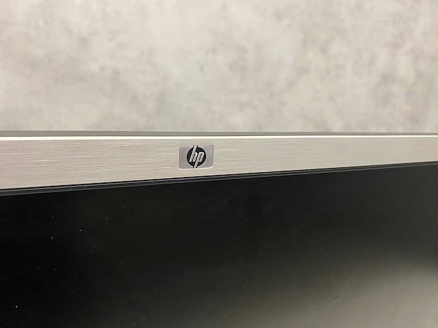Hp compaq - 24" monitoren met dubbele monitorarm - dp, vga, dvi - afbeelding 13 van  18