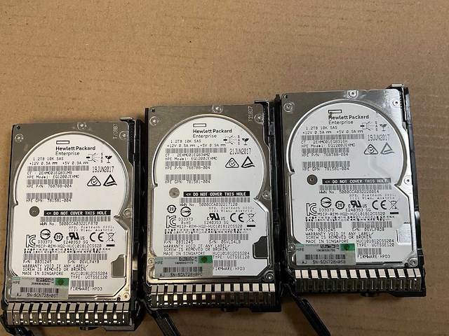 Hp (d3700), 2x 480 ssd(mk000480gwcev) - 2x 1.92 tb ssd(mk001920gwcfb) - 4x 1.2 tb sas(eg1200jemda) - 16x 1.2 tb sas(eg1200jehmc) network attached storage - afbeelding 5 van  11