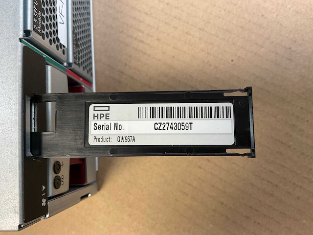 Hp (d3700), 2x 480 ssd(mk000480gwcev) - 2x 1.92 tb ssd(mk001920gwcfb) - 4x 1.2 tb sas(eg1200jemda) - 16x 1.2 tb sas(eg1200jehmc) network attached storage - afbeelding 10 van  11